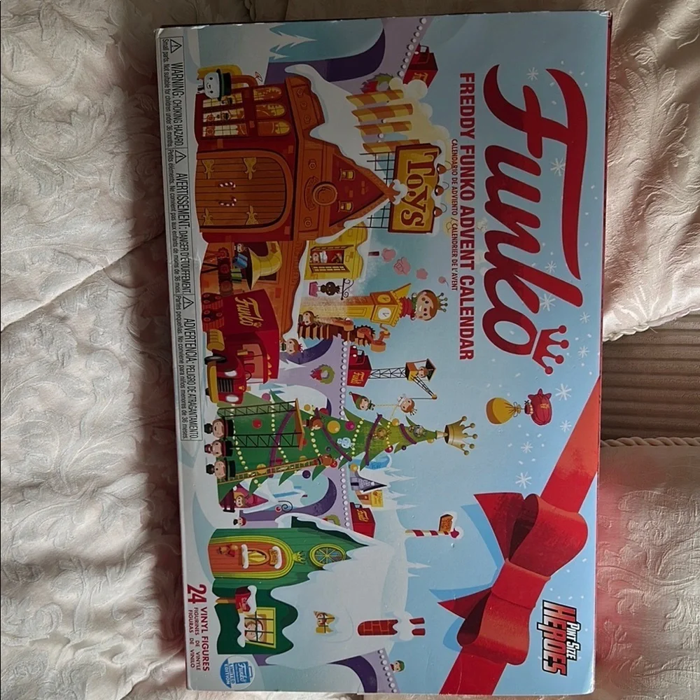 703. Funko Action Figures Red and Blue Playset
